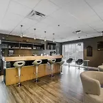 Best Western Plus Airport Inn & Suites 