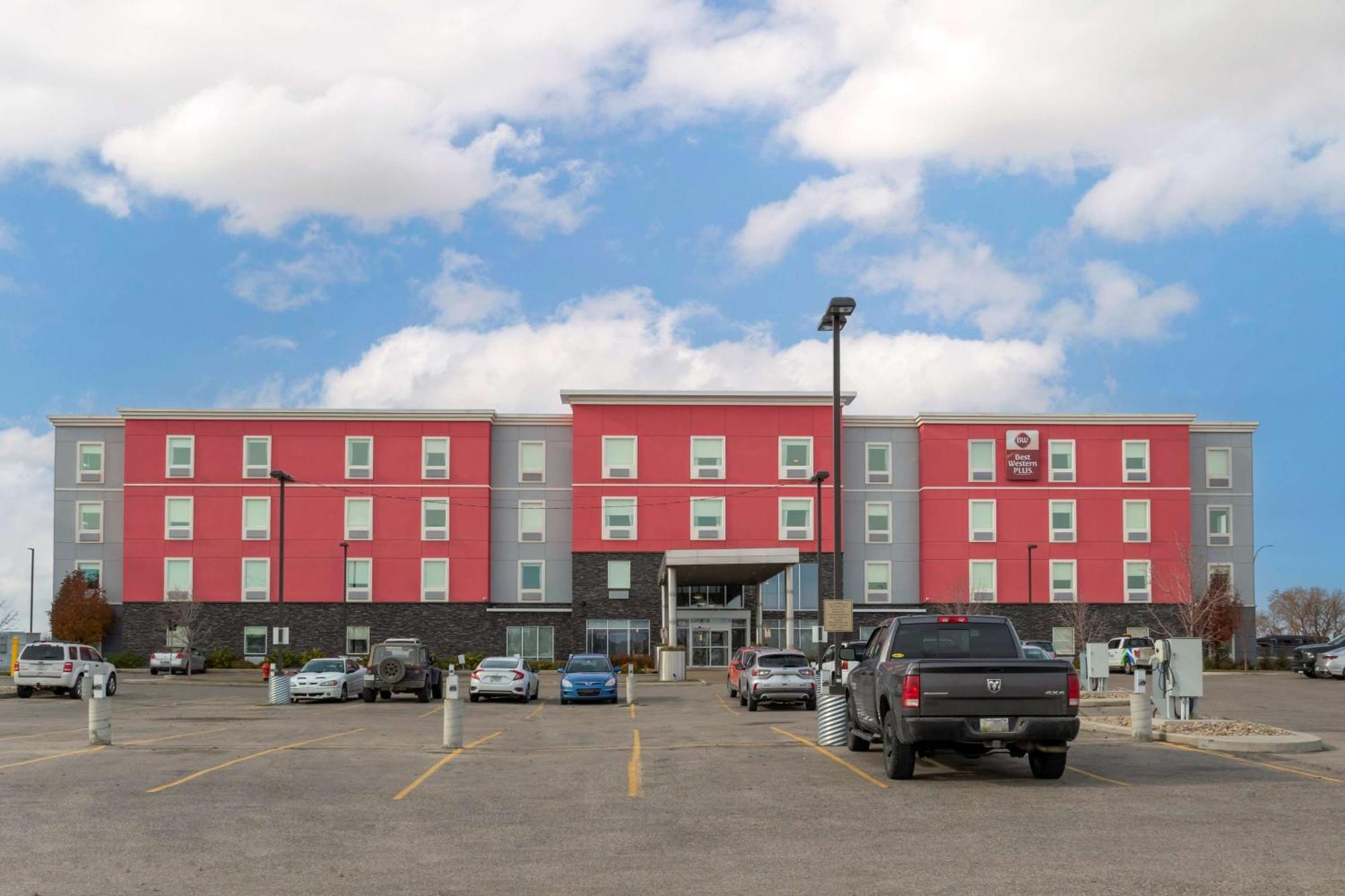 Western Airport & 3* Saskatoon