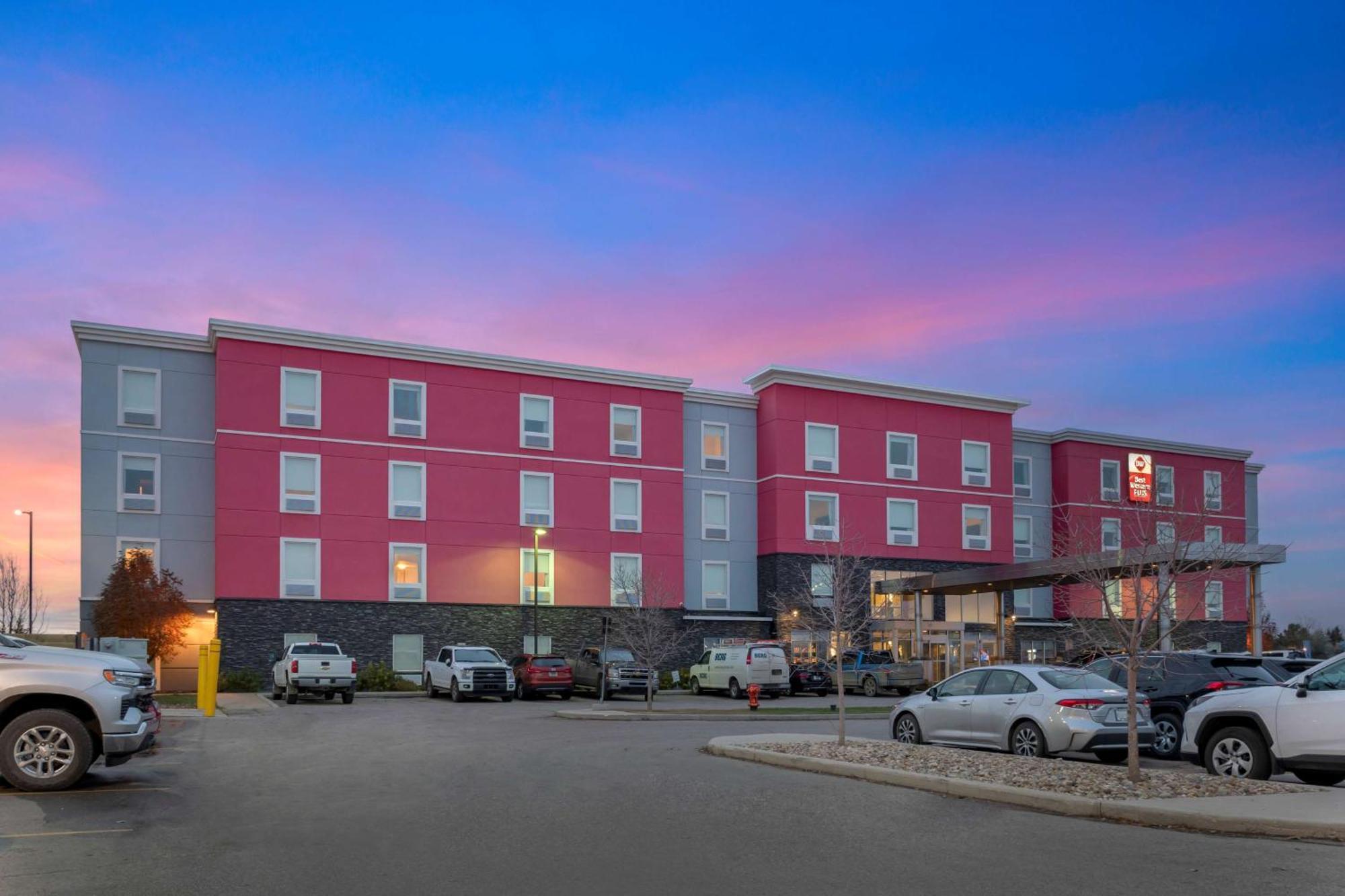 Hotel Western Airport &