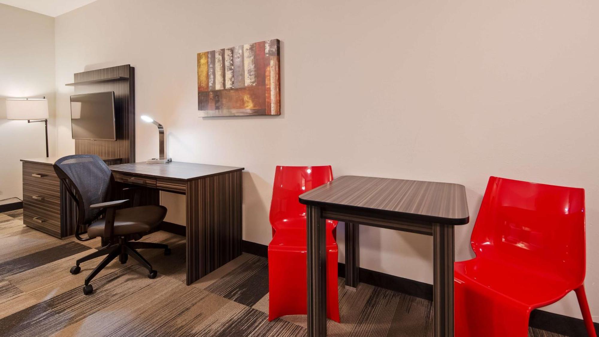 Western Airport & 3* Saskatoon