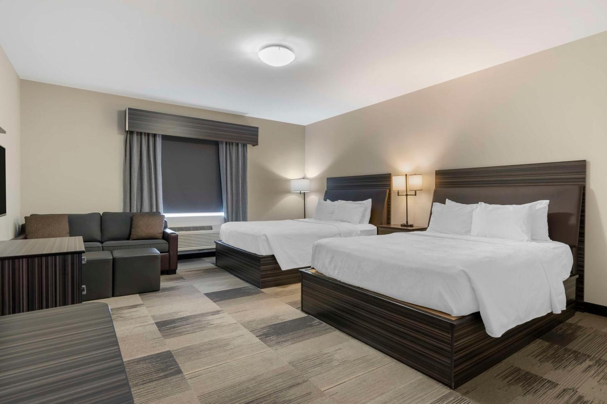 Western Airport & Hotel 3*