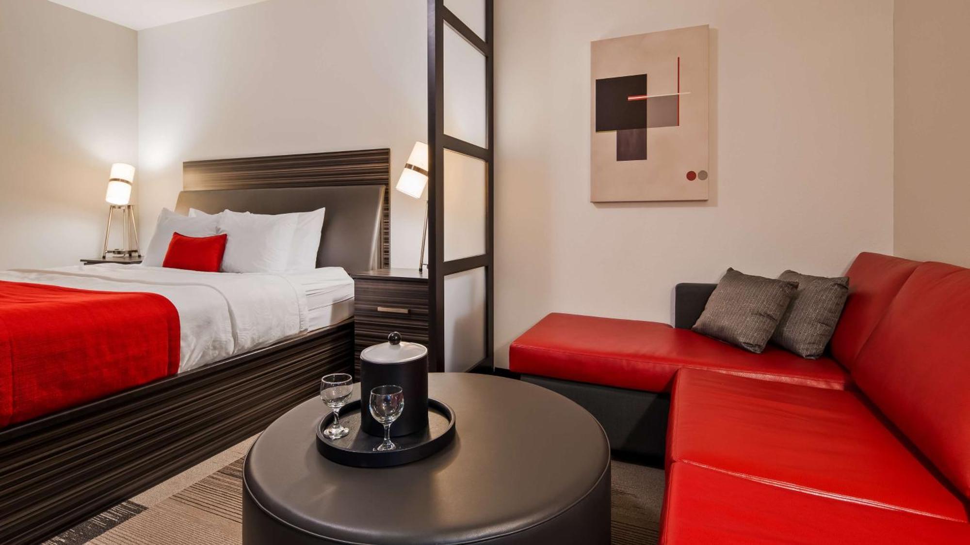 Western Airport & 3* Saskatoon