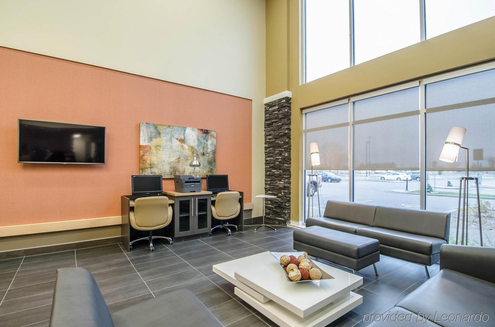 Hotel Western Airport & Saskatoon