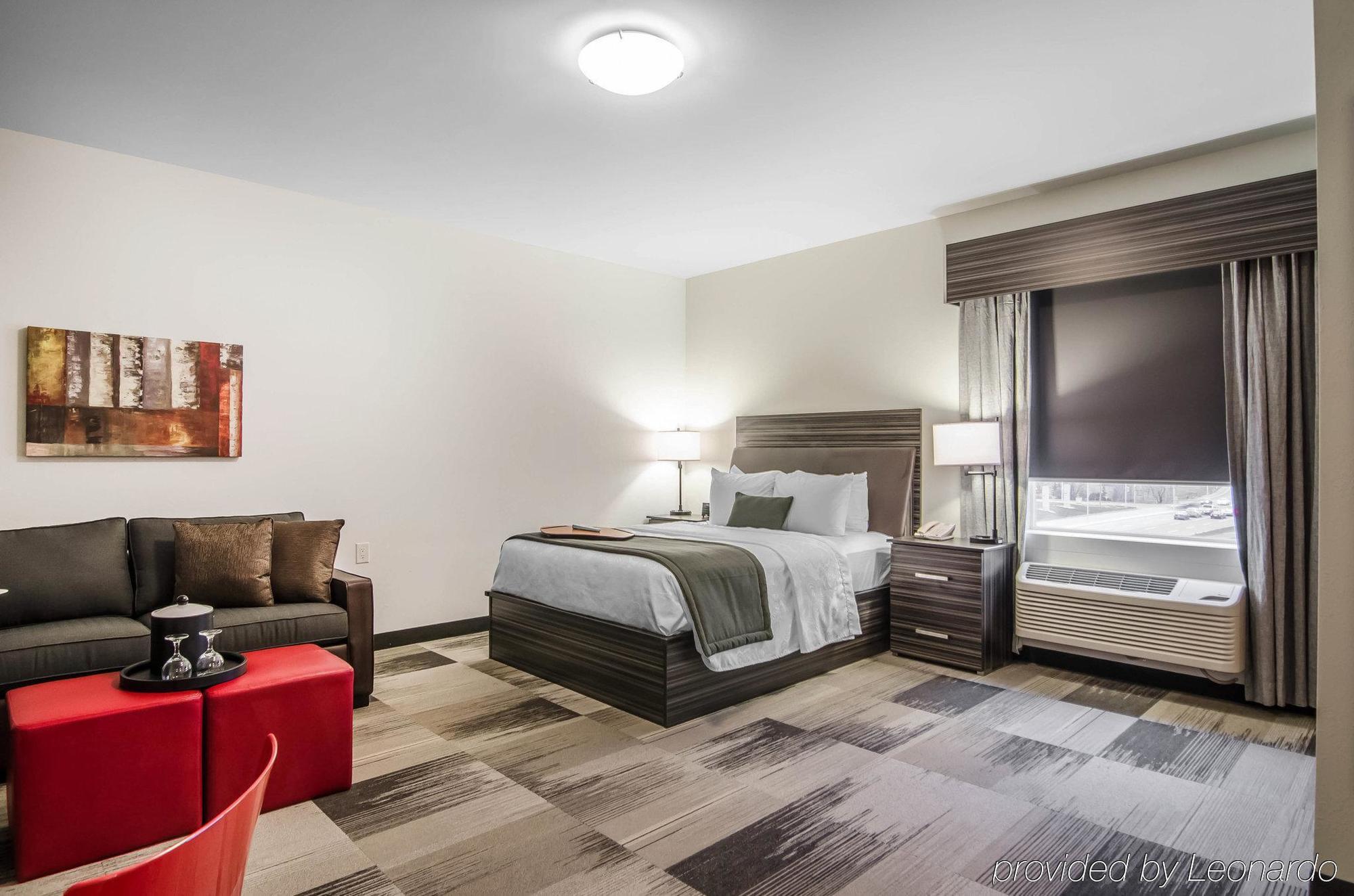 Hotel Western Airport &