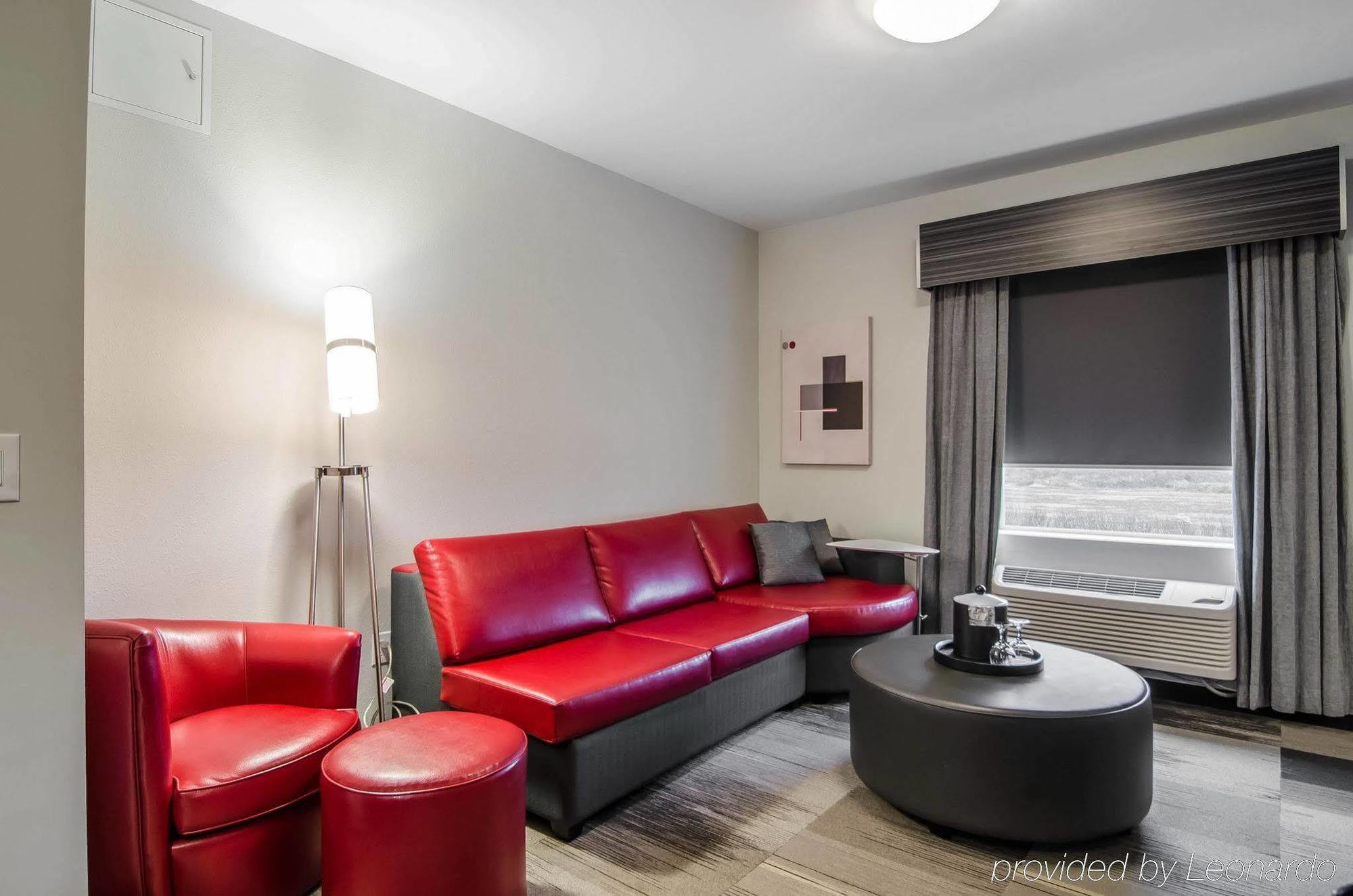 Western Airport & 3*