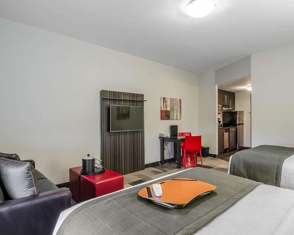Hotel Western Airport & 3*