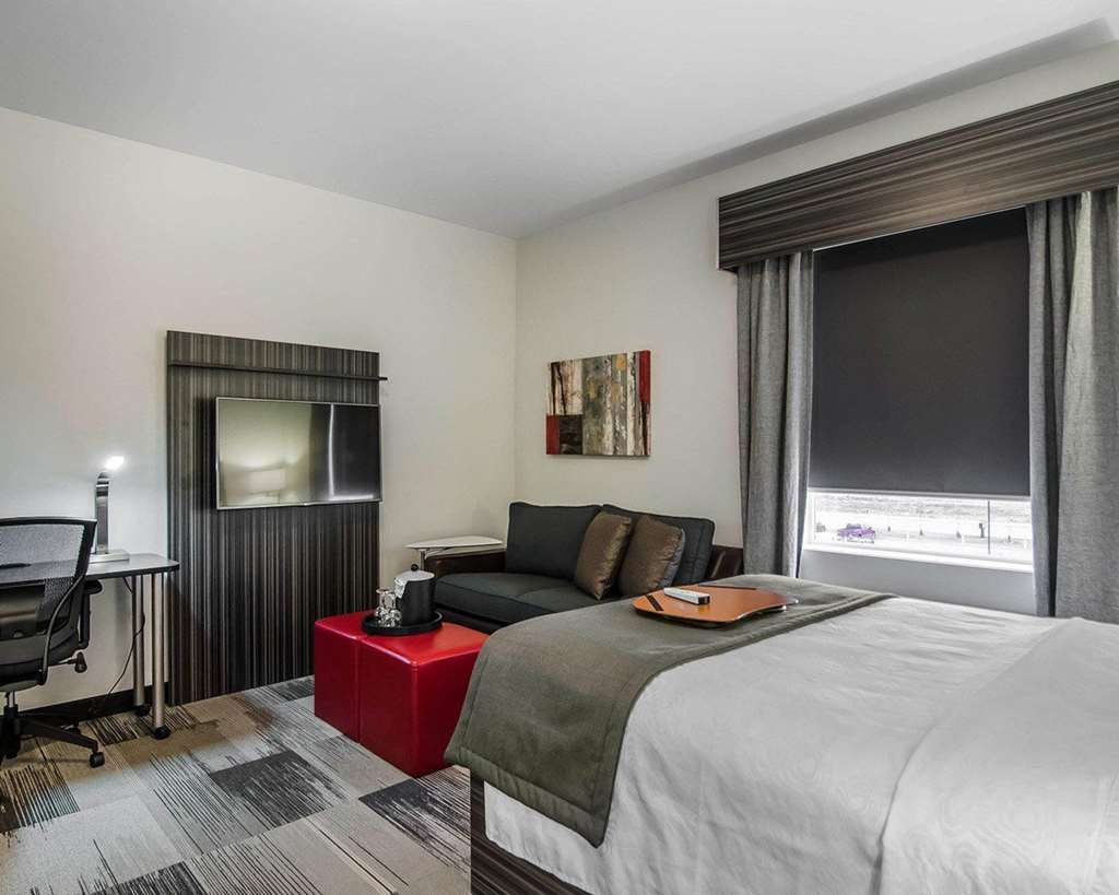 Hotel Western Airport & Saskatoon