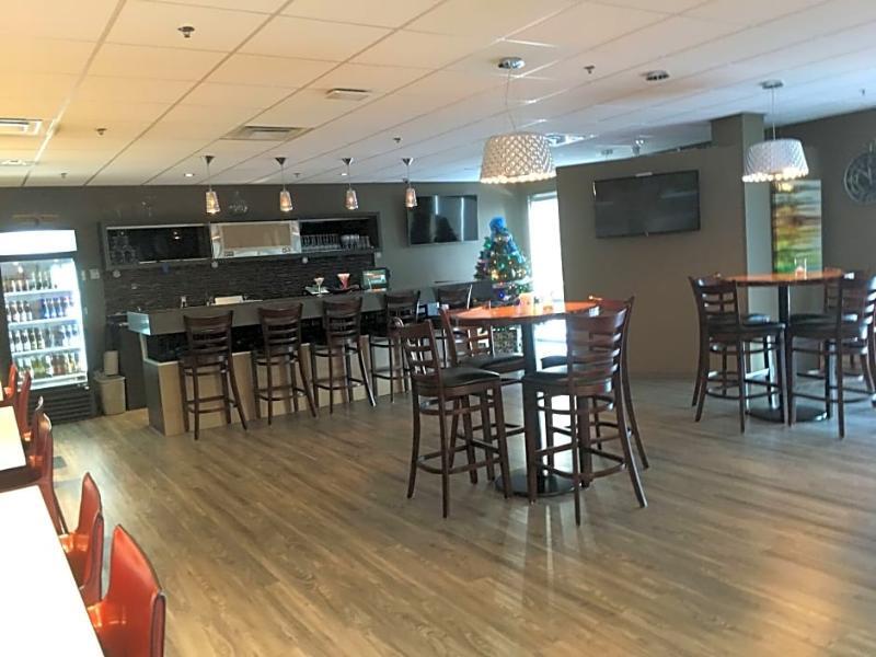 Hotel Western Airport & 3*